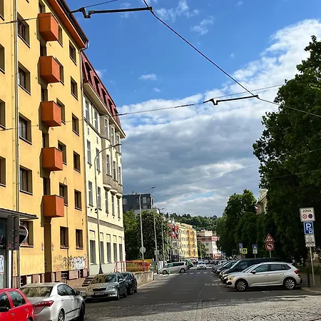 Apartmán By The River *